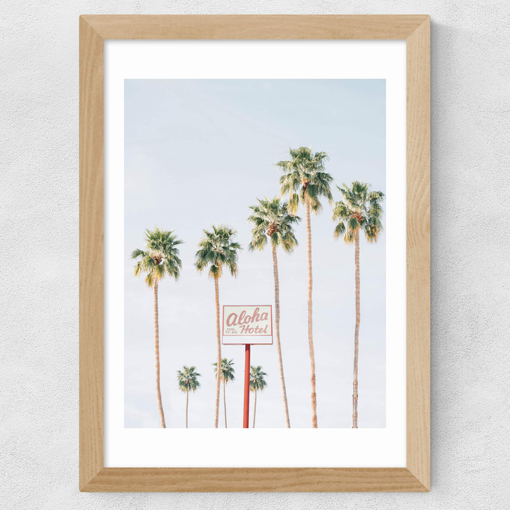 Aloha Hotel Wide Oak Frame