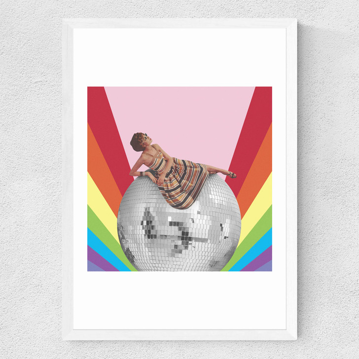 Disco Lounging Medium White Frame Disco Lounging Medium White Frame