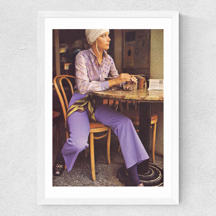 Cafe Retro Medium White Frame