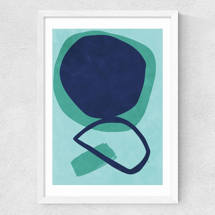 Akua Medium White Frame