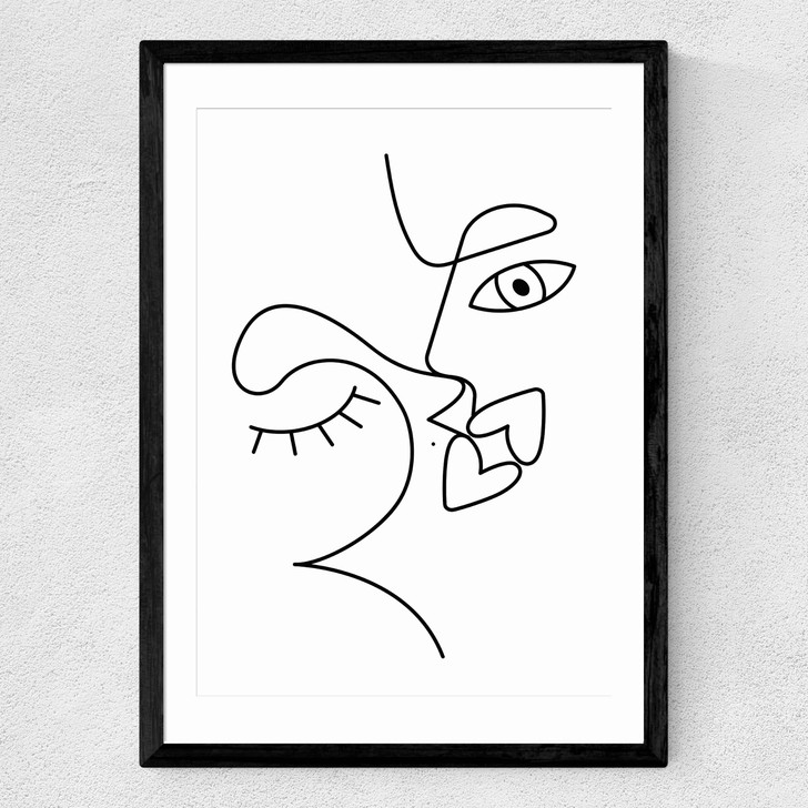 Kiss Medium Black Frame Kiss Medium Black Frame