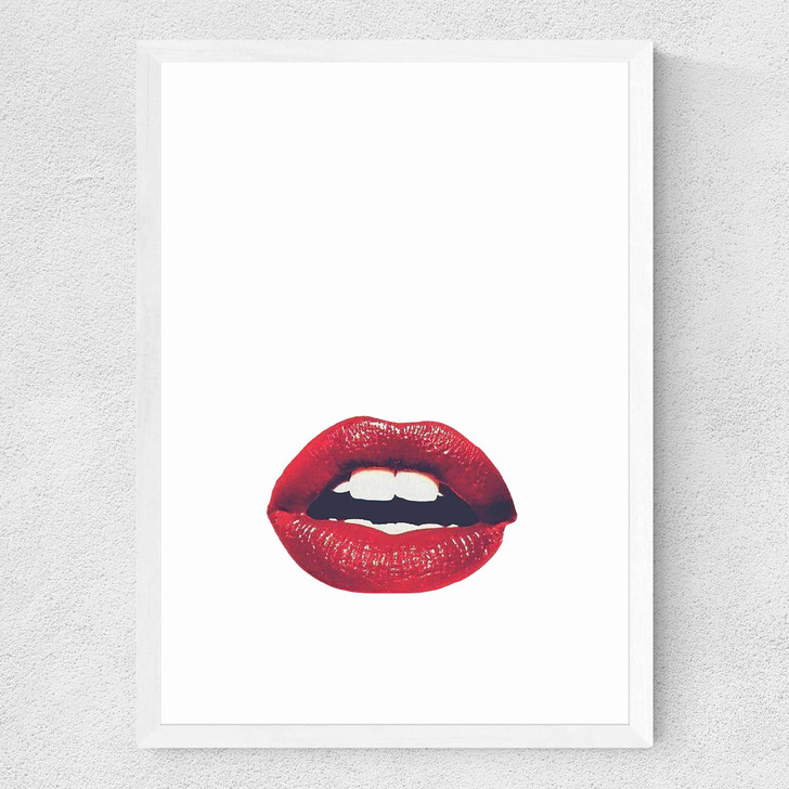 Lips Medium White Frame