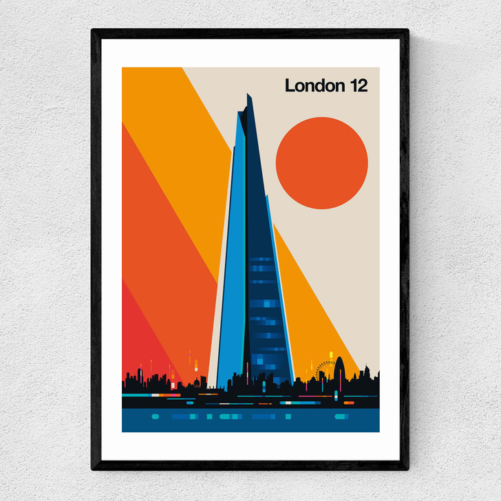 London 12 Narrow Black Frame