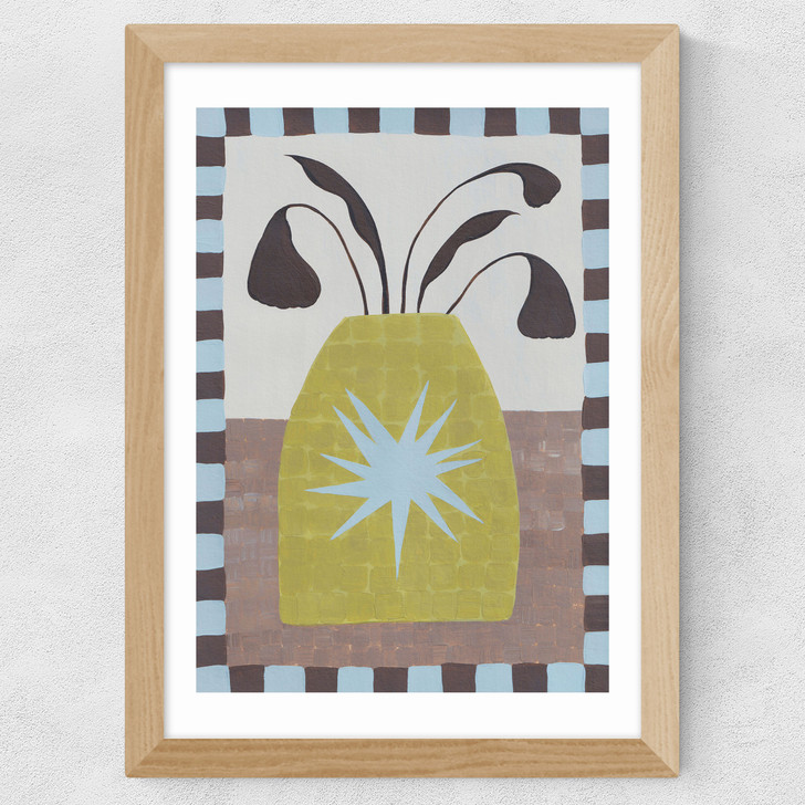 Star Vase Wide Oak Frame