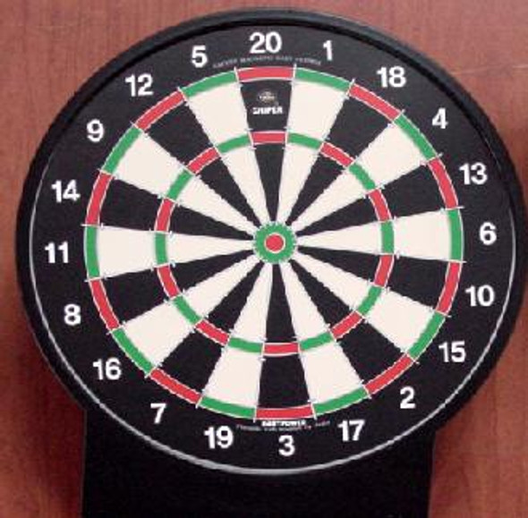 DARTBOARD WITH ARROW 6'S