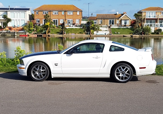 "The Cossie Killer" — An Edelbrock Supercharged 3v Ripping up England