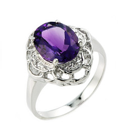 Gold Ring with Amethyst and Diamond