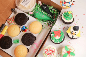 Xmas theme DIY Kids Cupcake Kits Xmas theme DIY Kids Cupcake Kits