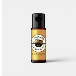 Vivid Cinnamon Flavour Fusion Baking Emulsion – 21ml, small brown and black bottle with cinnamon-flavored label, set with brown paper scrolls and a yellow and black box background.