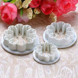 Quality Carnation Fondant Cutters Set of 3 Quality Carnation Fondant Cutters Set of 3