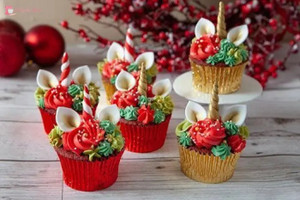 Christmas theme standard size cupcakes Christmas theme standard size cupcakes