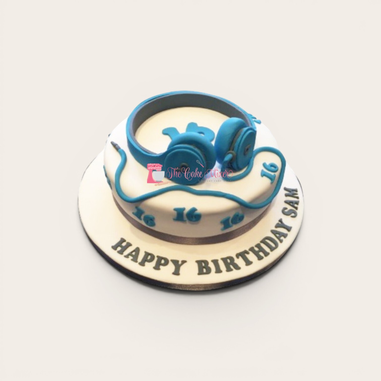 16th birthday headphones fondant cake.jpg