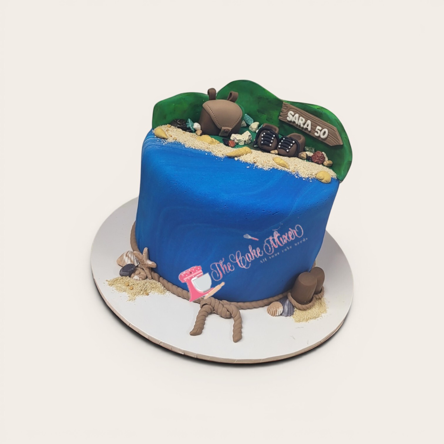beach and bush adventure cake.jpg
