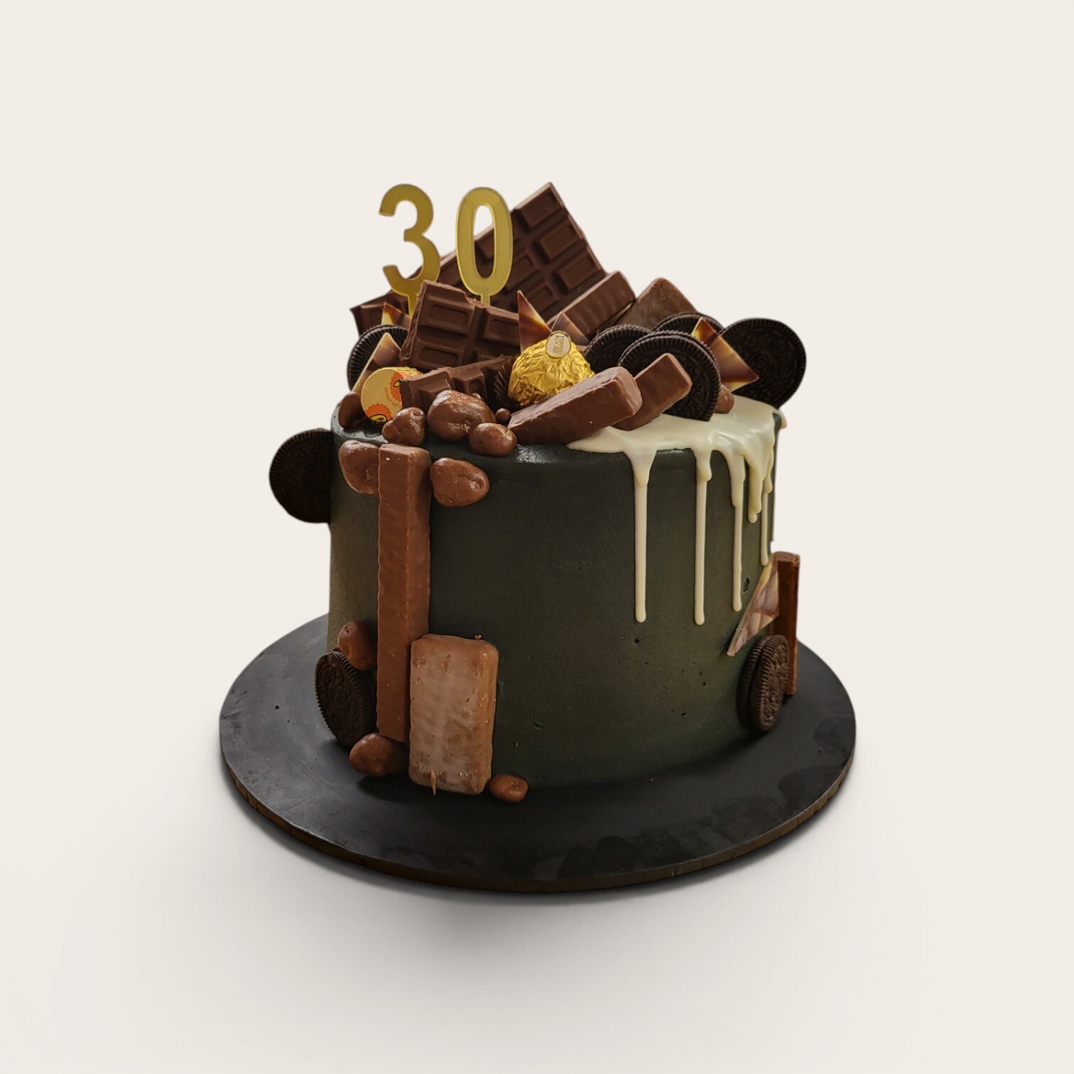 black 30th birthday cake.jpg