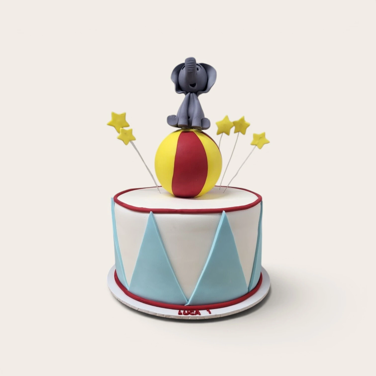 circus elephant cake.jpg