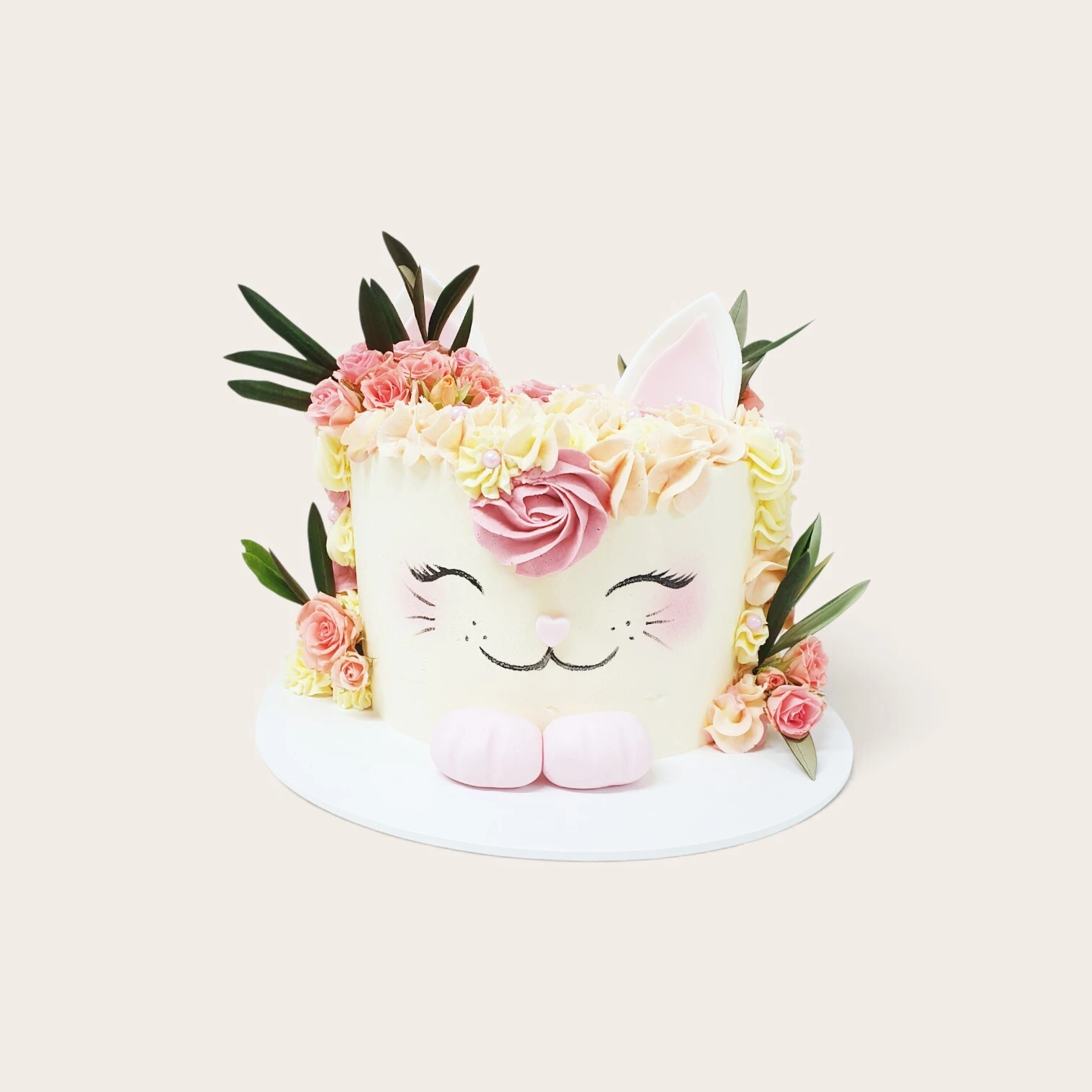 cut cate 1st birthday cake.jpg