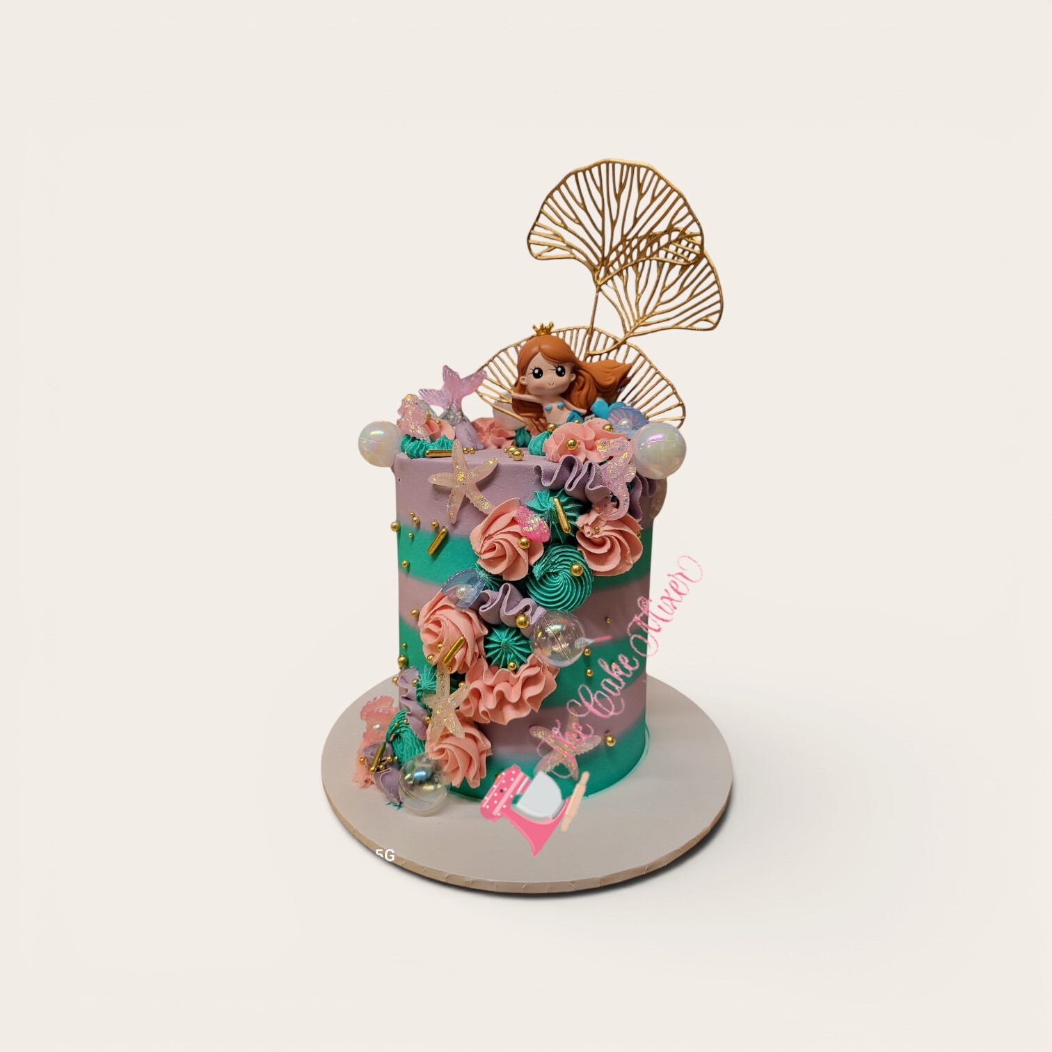 cute mermaid fondant cake.jpg