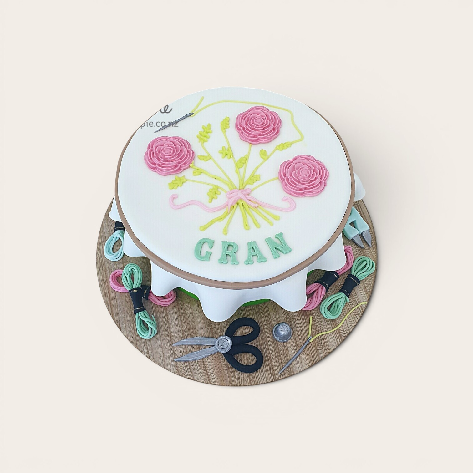 embroidery cake.jpg
