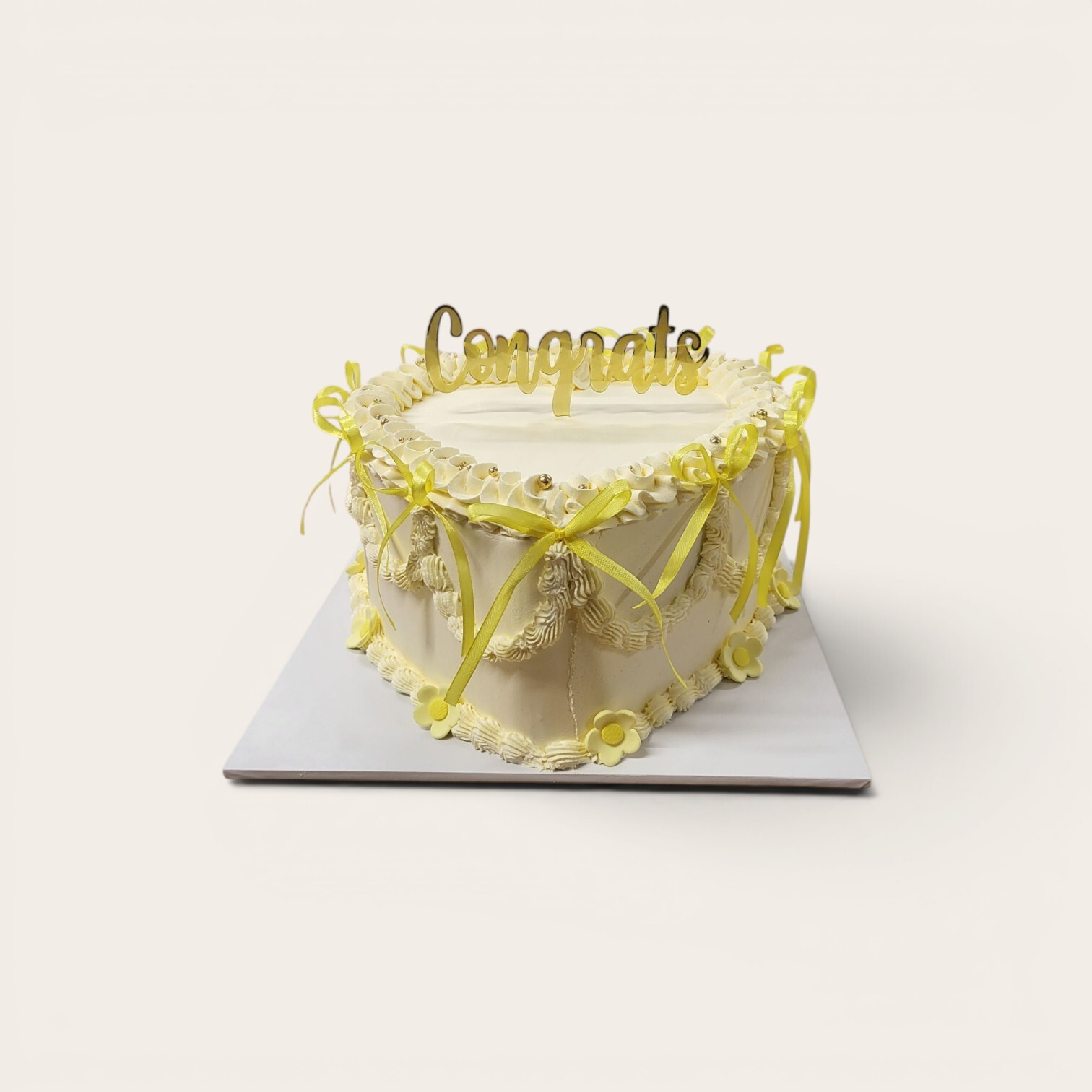 engagement vintage cake.jpg
