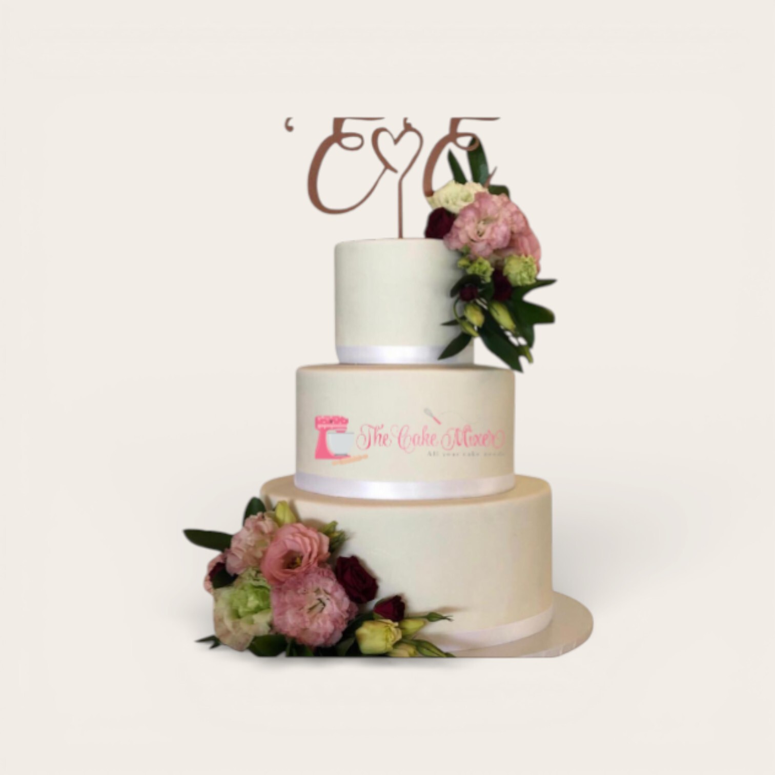 fondant wedding cake.jpg