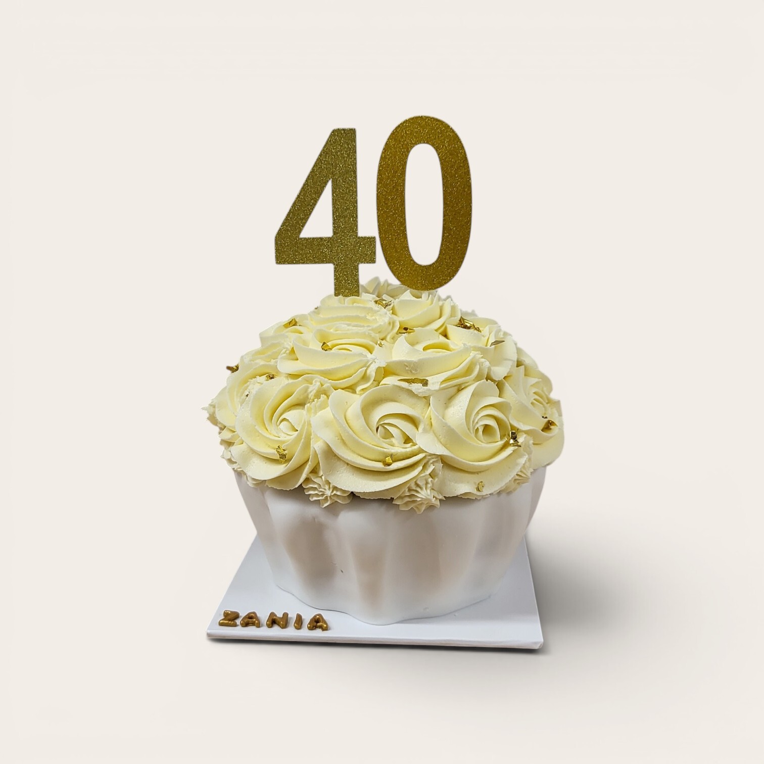 giant cupcake.jpg