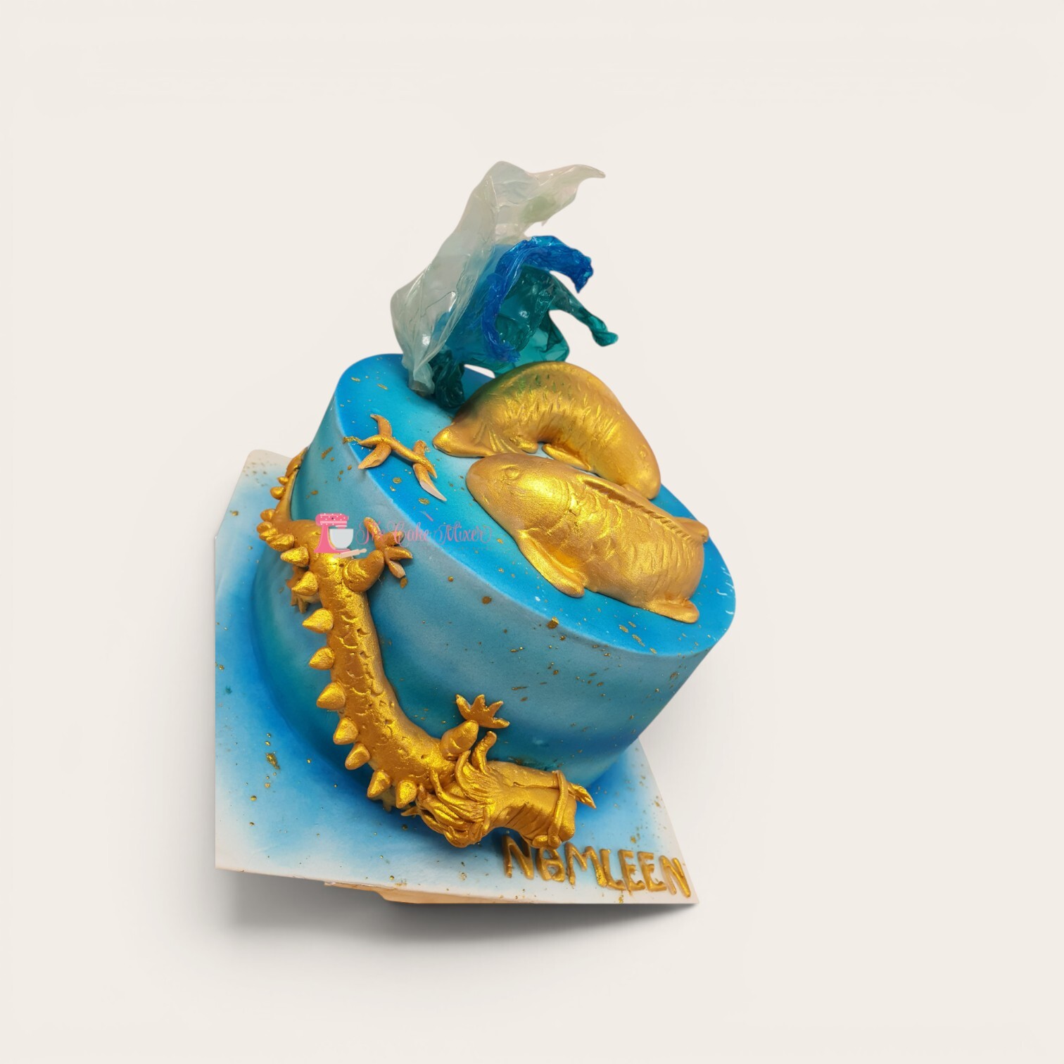 golden dragon cake.jpg