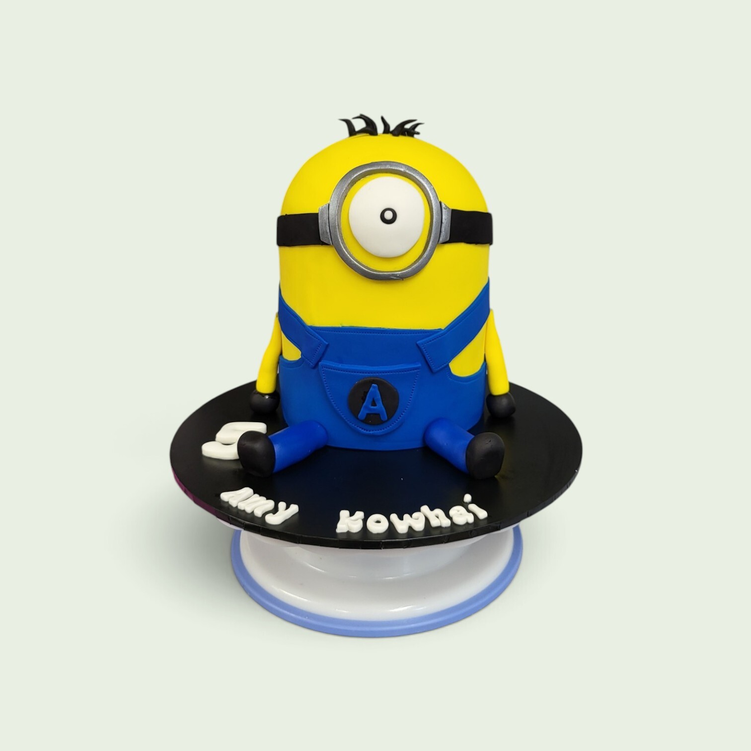 minion 3d cake.jpg