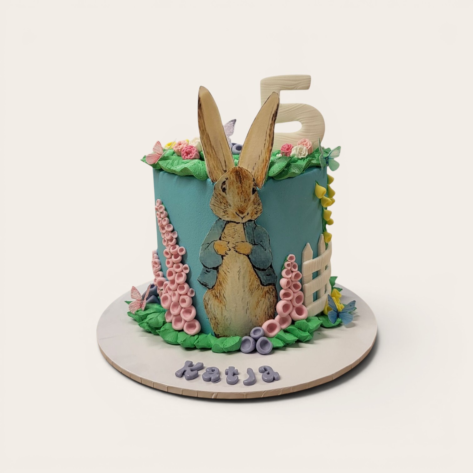 peter rabbit garden cake.jpg