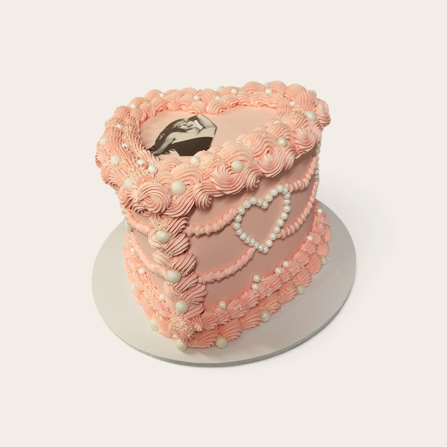 sabrina carpenter vintage cake.jpg