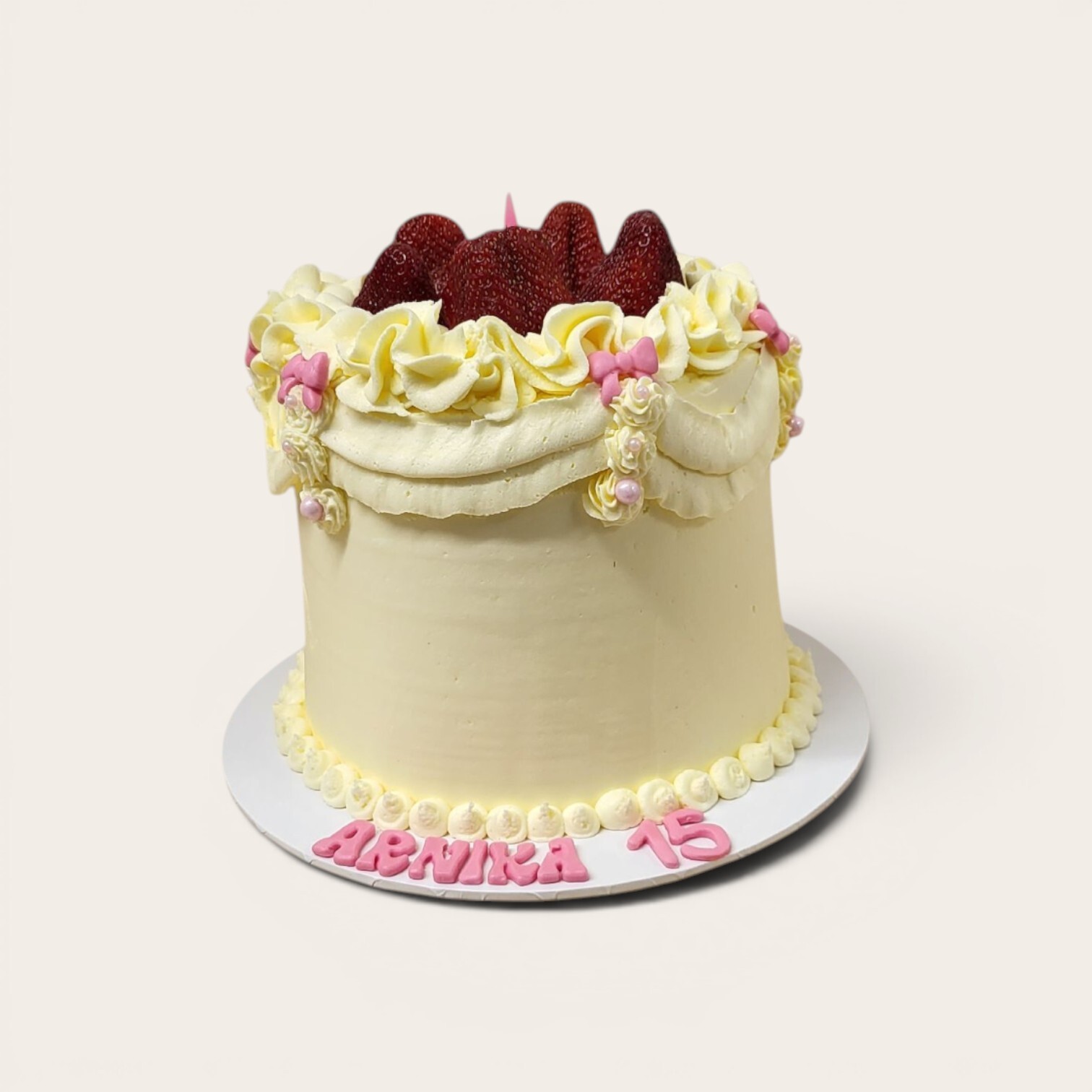 vintage cake with strawberries.jpg