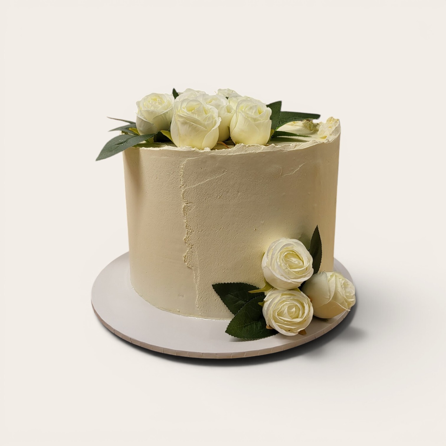 white rose cake.jpg