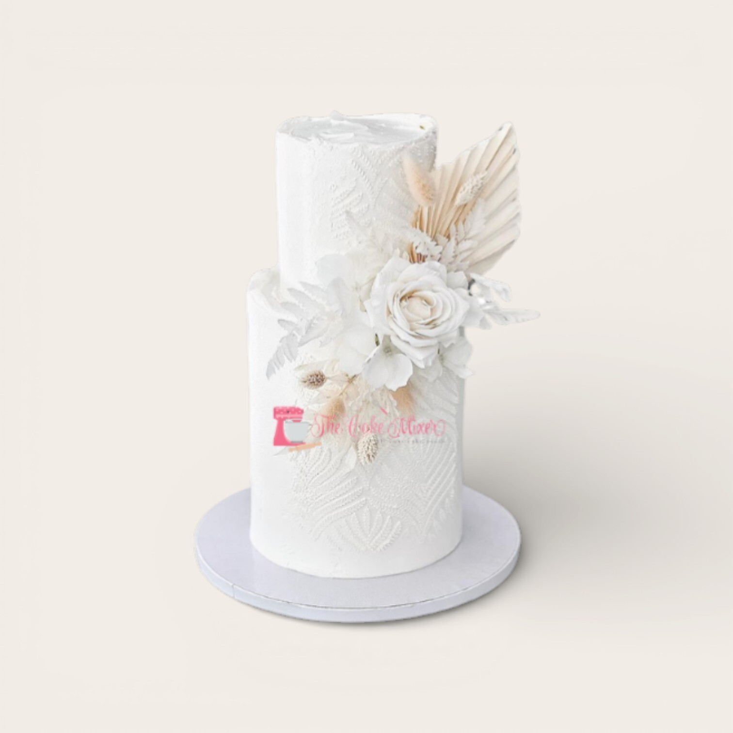 white wedding cakae.jpg