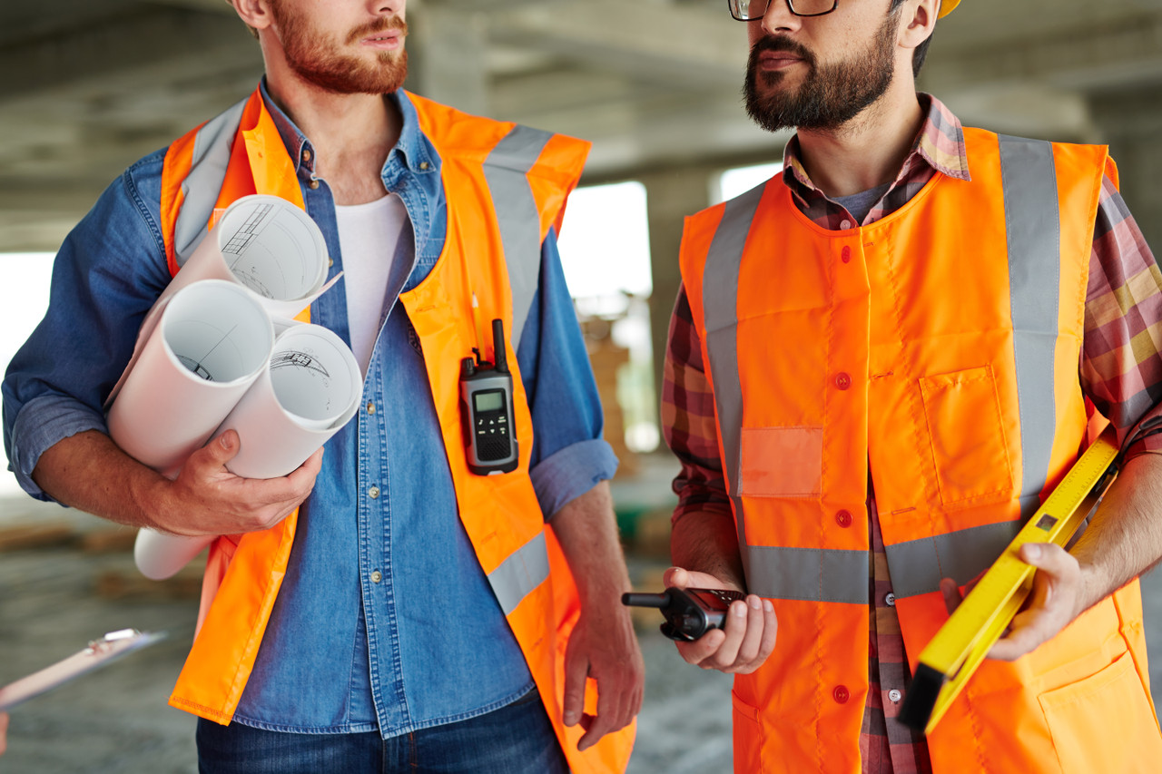 Why High-Visibility Clothing Matters in Low-Light Work Conditions 