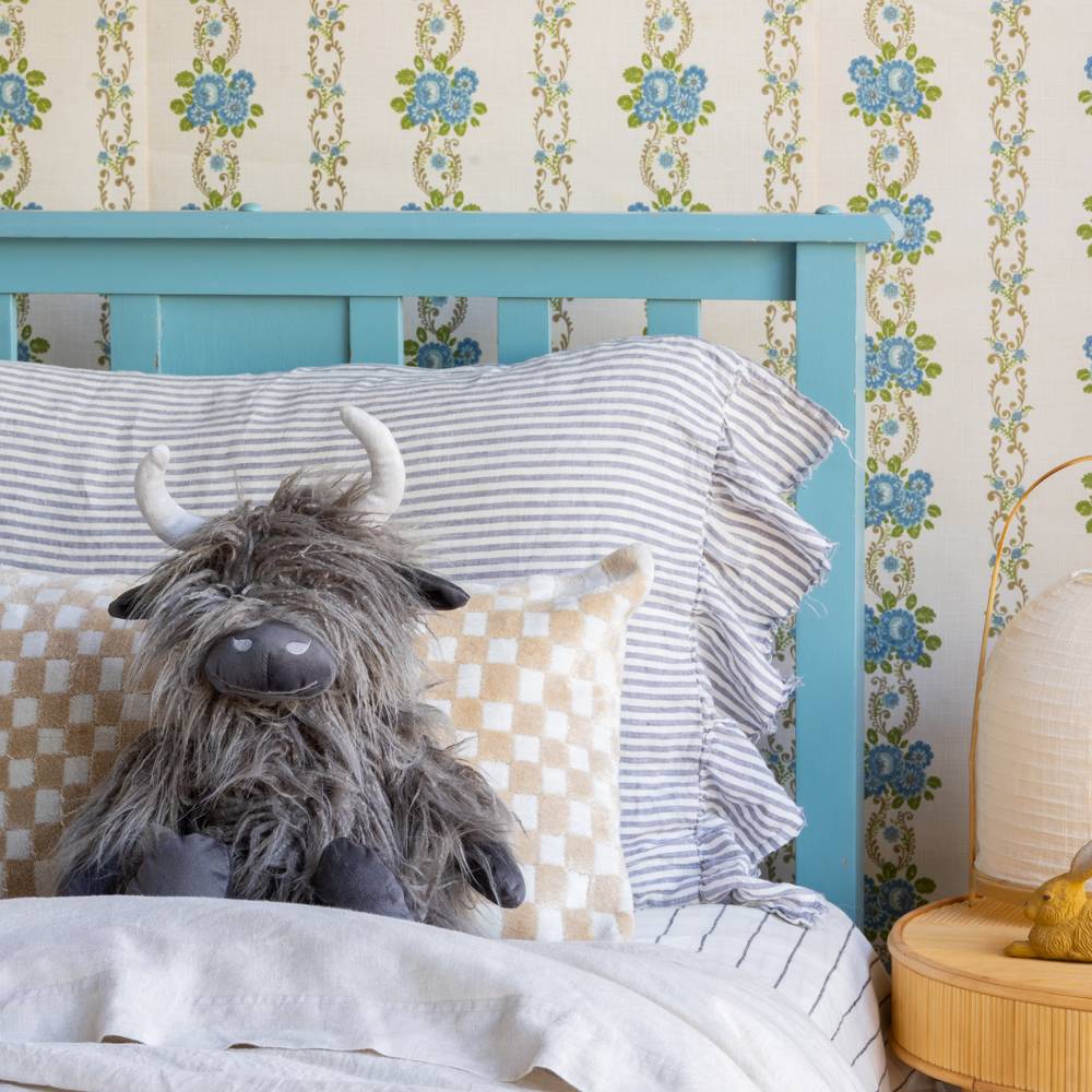 Nana Huchy Henry the Highland Cow