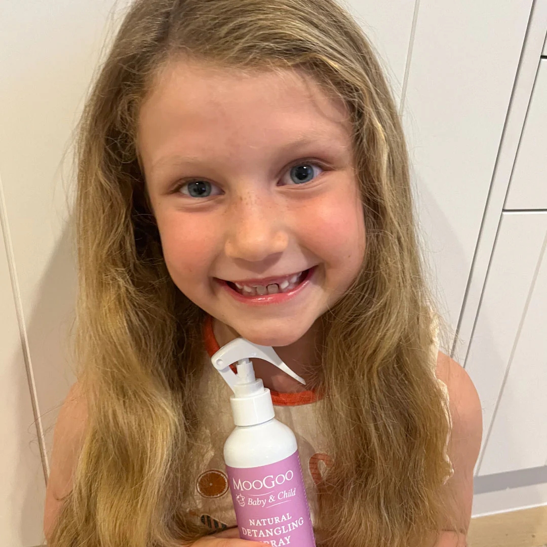 MooGoo Natural Detangling Spray
