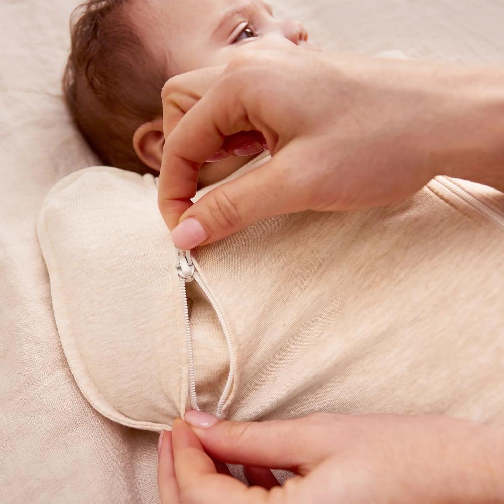 Love to Dream 1.0 Tog Swaddle Up Early Roller Transition Bag