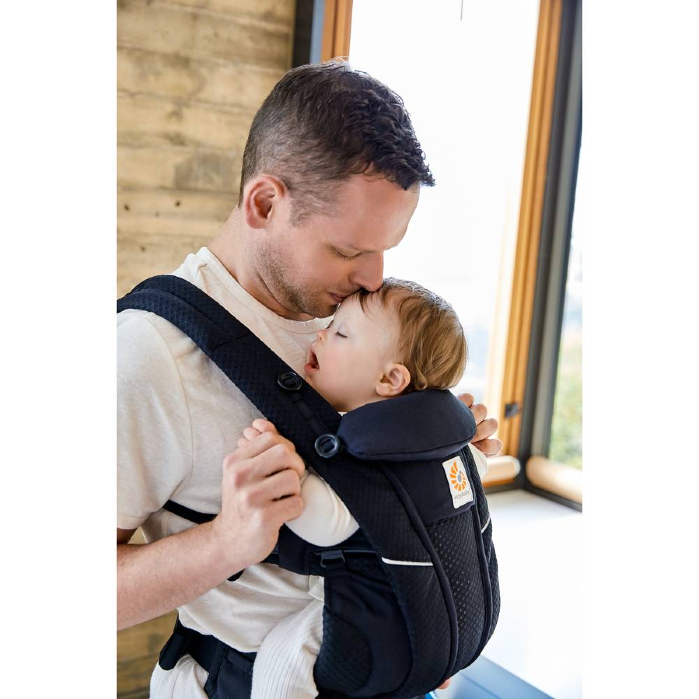 Ergobaby Omni Breeze (includes safety & fit check) - Clearance