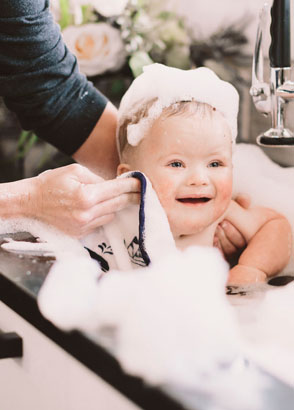 When do you bath your children?