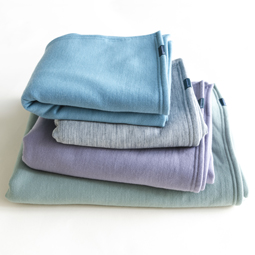 04-blankets-and-quilts-merino-fleece-blanket.jpg