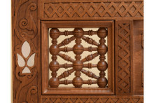 Mashrabiya room divider — mashrabiya screenwork close-up
