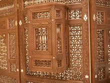 Syrian Three-Panel Mashrabiya Screen with Mother of Pearl — view 9