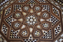 Syrian Mother of Pearl Side Table 28×20″ Rosette Top