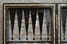 Backgammon & Chess Board 20 in — detail 2