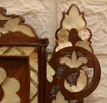 Vintage Syrian Inlaid Mirror 36 × 25 in — detail 2