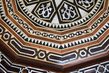 Scalloped Round-Top Mother of Pearl Side Table, Star Mosaic, 22 in — detail 8