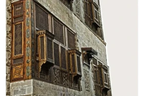 Mashrabiya balcony railing in hand-cut solid wood