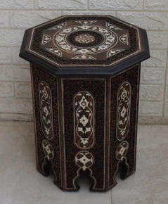 Rosette Medallion Side Table 20 in — detail 1