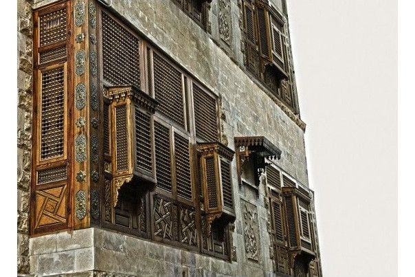 Mashrabiya balcony railing in hand-cut solid wood