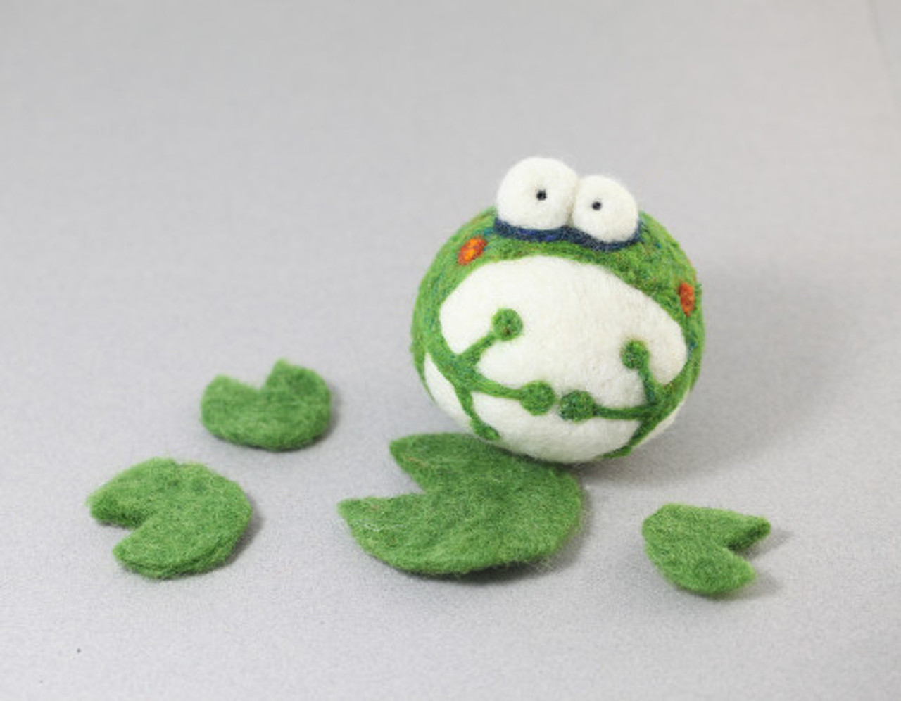 Woolbuddy Needle Felting Frog Kit