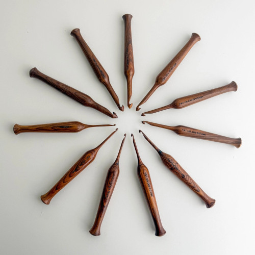 Flax & Twine Rosewood Crochet Hook